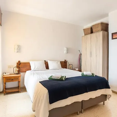 Paseo - In 1st Line Of Beach With Parking *