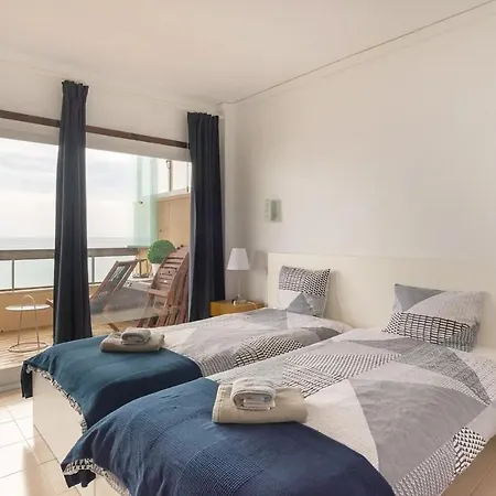 Paseo - In 1st Line Of Beach With Parking Estepona
