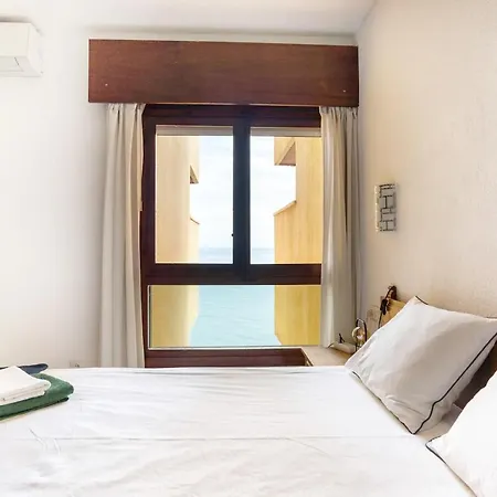 Paseo - In 1st Line Of Beach With Parking *