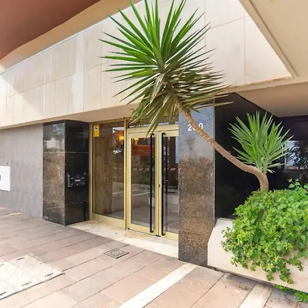Paseo - In 1st Line Of Beach With Parking Estepona